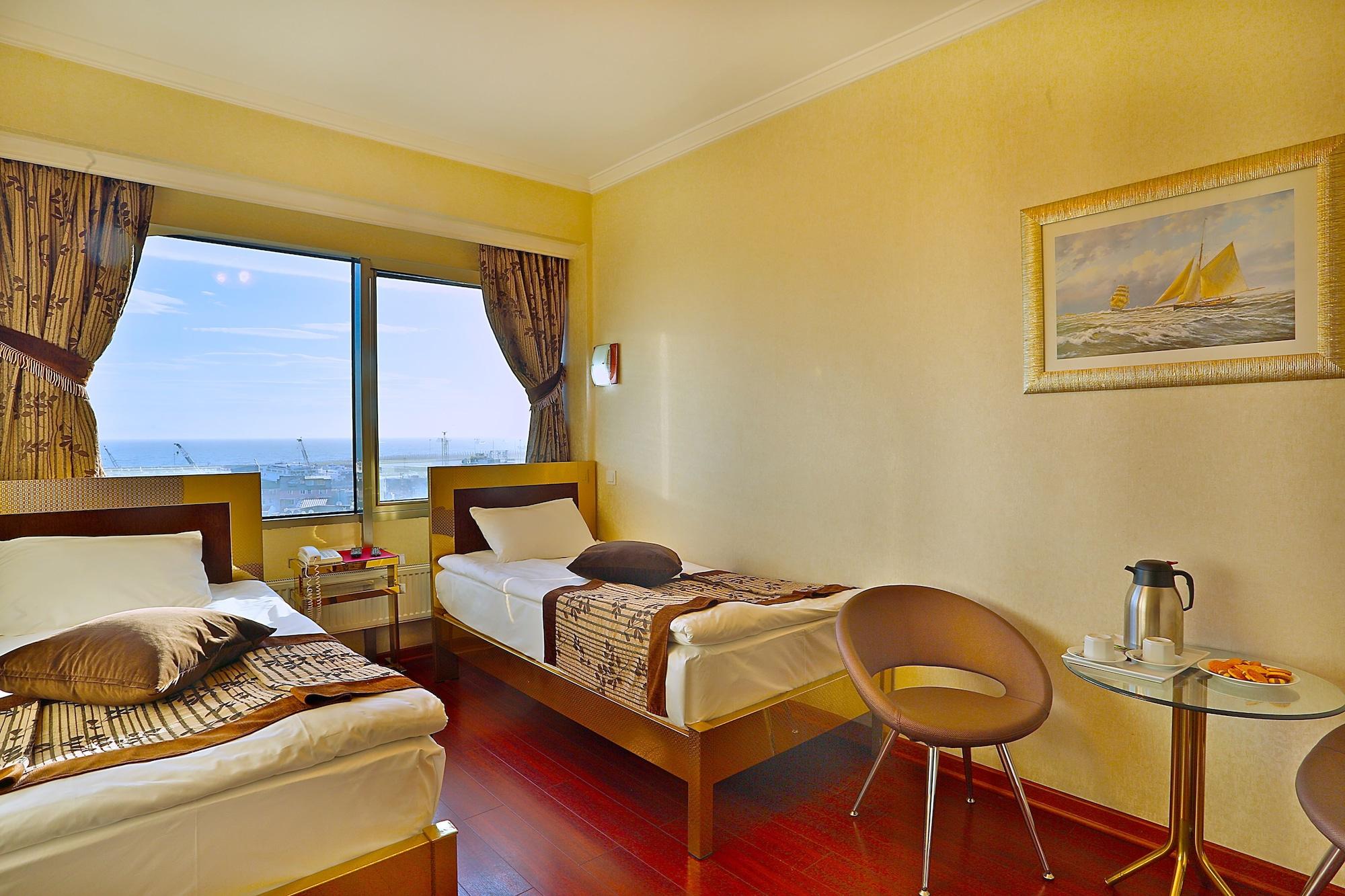 Grand Madrid Hotel Istanbul Bagian luar foto