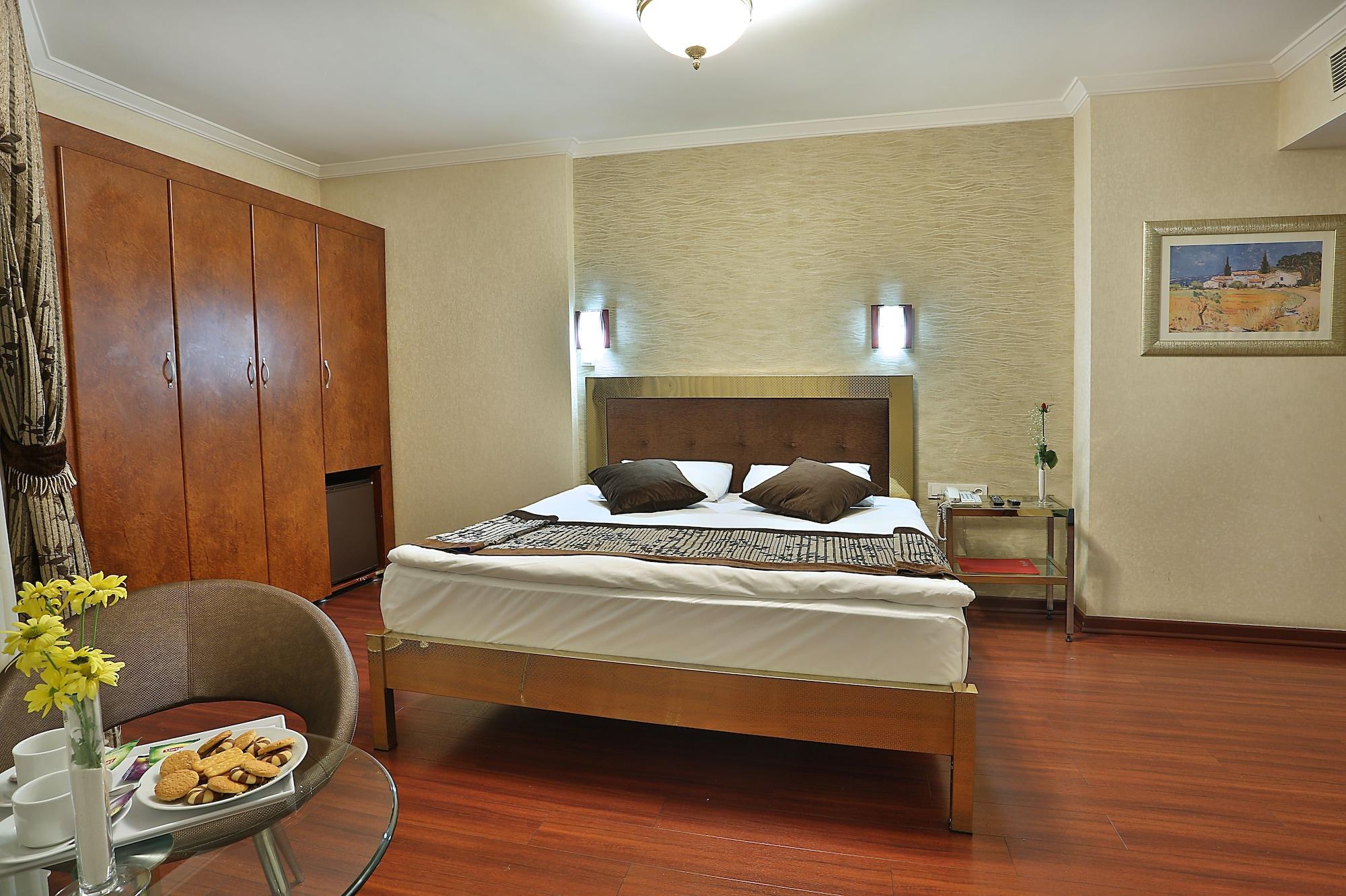 Grand Madrid Hotel Istanbul Bagian luar foto