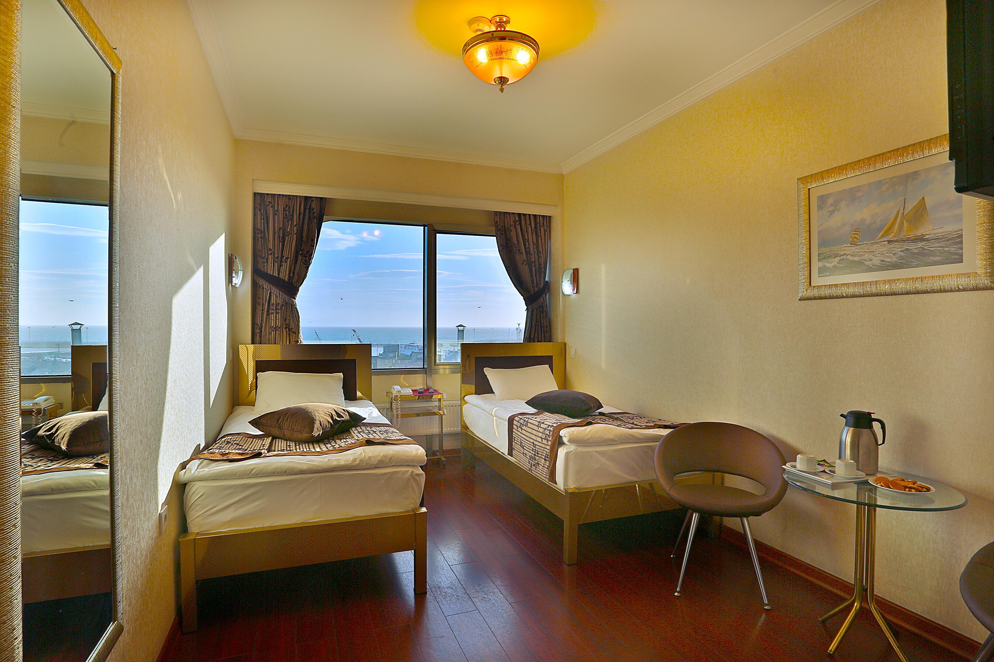 Grand Madrid Hotel Istanbul Bagian luar foto