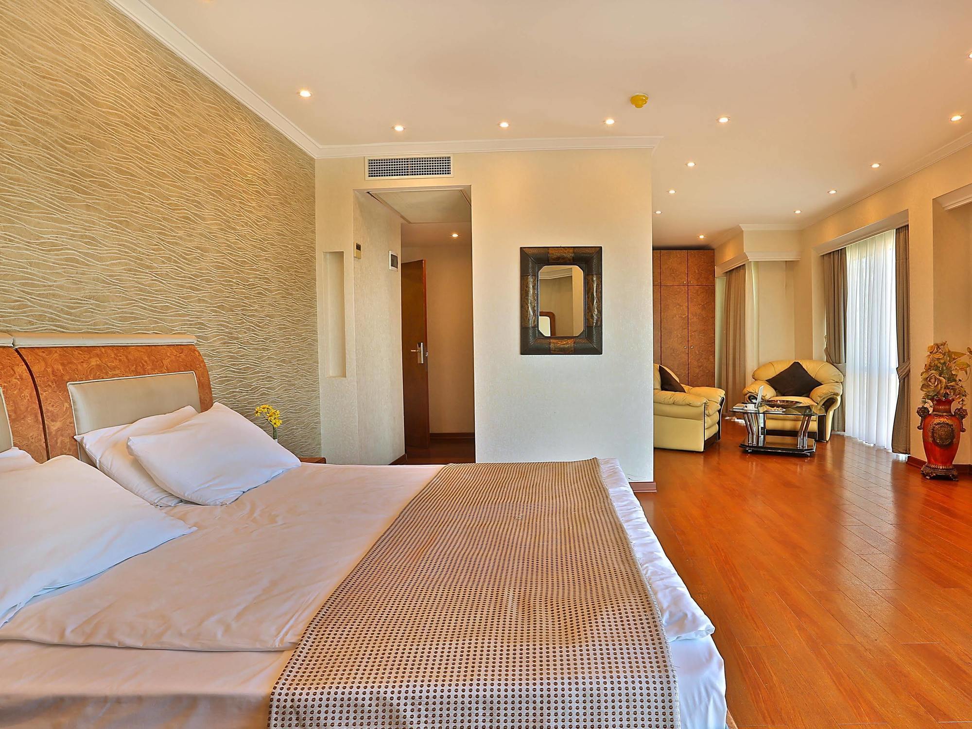 Grand Madrid Hotel Istanbul Bagian luar foto
